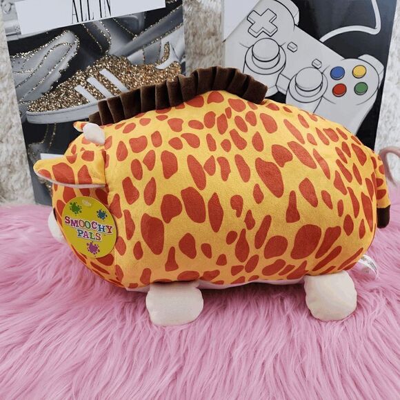 Smoochy Pals Giraffe: Your Cuddly Companion for Endless Joy and Playtime! - Picture 4 of 4